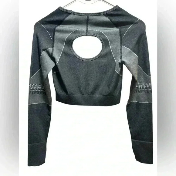 NWOT GYMSHARK GRAY TURBO SEAMLESS CROP TOP - Picture 4 of 6